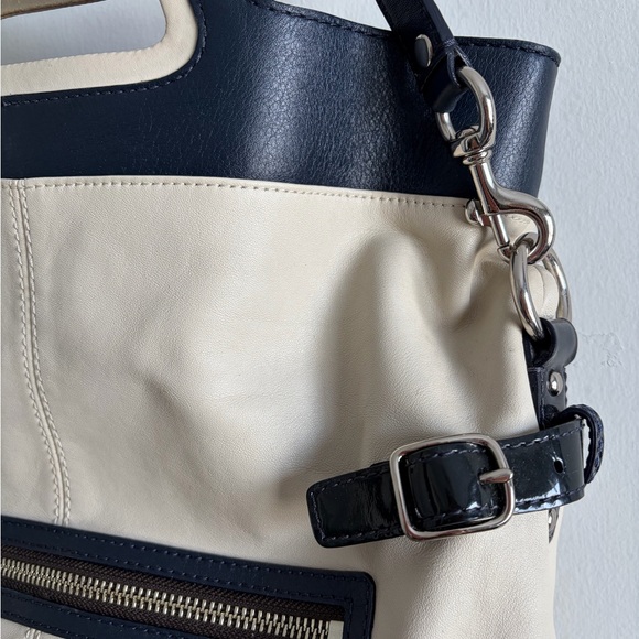 Rare Find Coach 🖤 1970’s Bonnie Cashin Foldover Leather Bag - Cream & Navy/Black - Picture 3 of 5